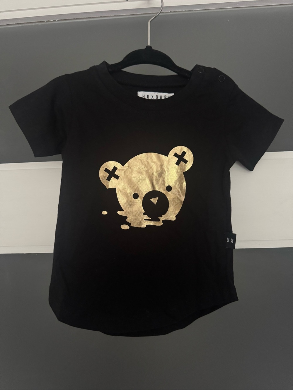 Huxbaby Kids Black T-Shirt with Gold Bear Graphic 6-12M